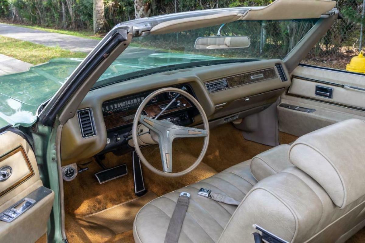 1970 Pontiac Bonneville - photo 12