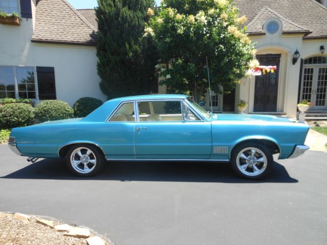 1970 Pontiac Le Mans Custom 1965 Pontiac Le Mans