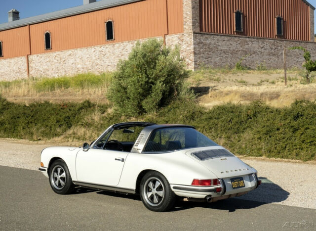 1970 Porsche 911 911E Targa - photo 3