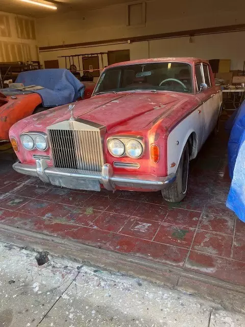 1970 Rolls-Royce been sitting in Los Angeles backyard for 40 years. 1970 Rolls-Royce Silver Shadow