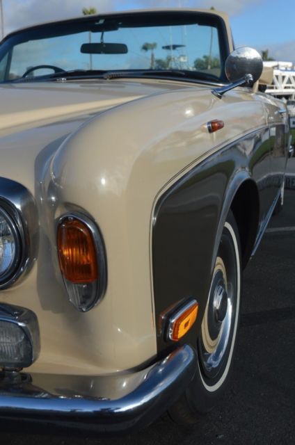1970 Rolls-Royce Corniche Silver Shadow DropHead Coupe by H.J. Mulliner Park - photo 2