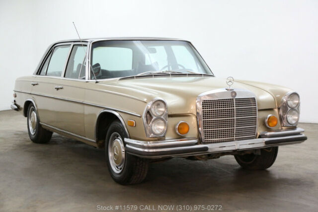 1970 Mercedes-Benz 300-Series Sedan