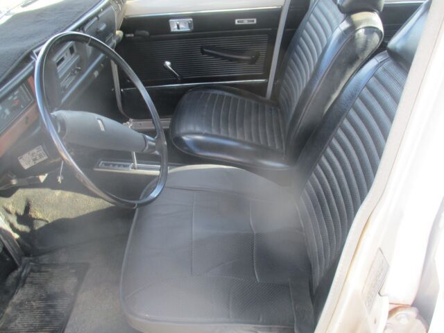 1970 Toyota 4 door sedan - photo 8