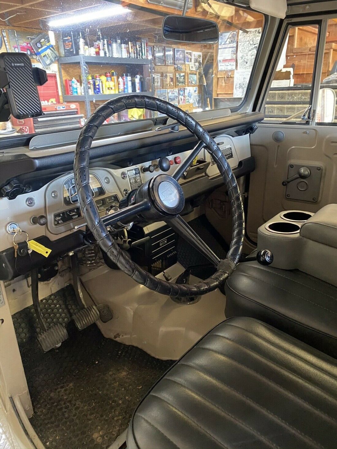 1970 Toyota Land Cruiser 40 - photo 7