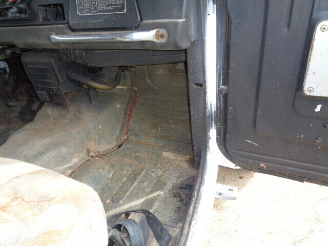 1970 Toyota Land Cruiser FJ 40 - photo 11