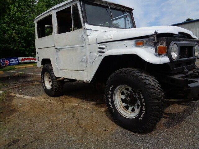 1970 Toyota Land Cruiser FJ 40 - photo 3