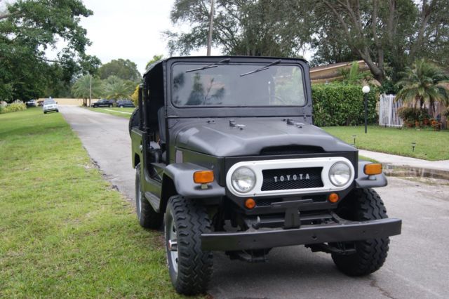 1970 Toyota Land Cruiser FJ40 - photo 10