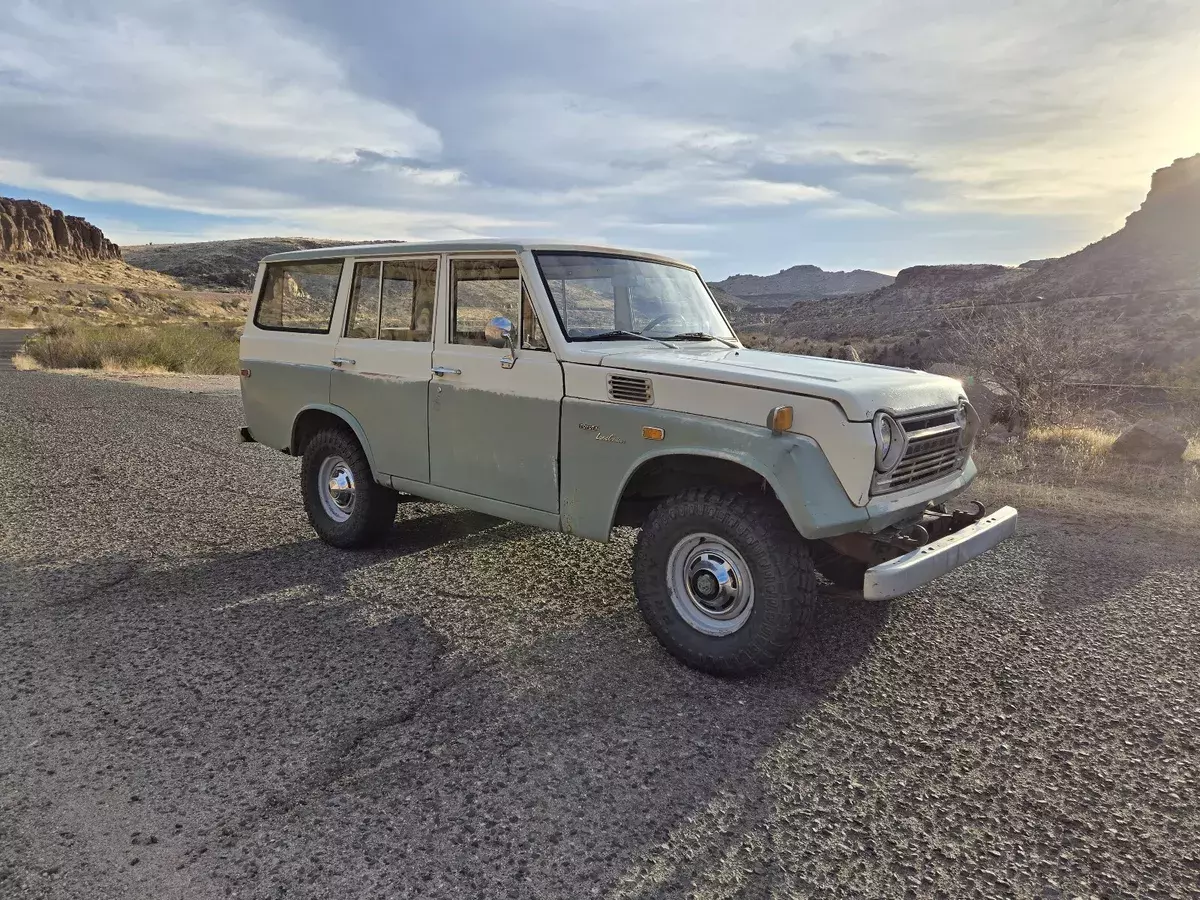 1970 Toyota Land Cruiser Wagon SUV Green Stock 1970 Toyota Land Cruiser Wagon Stock