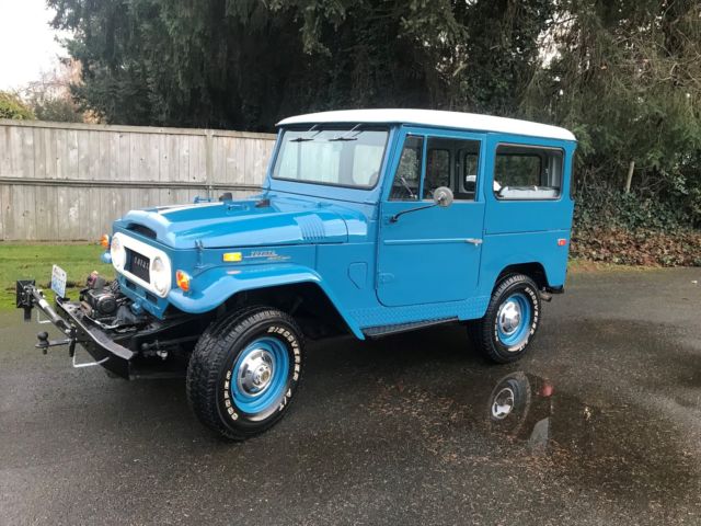 1970 Toyota Landcruiser fj40 4x4 all original manual transmission 3 on the tree 1970 Toyota Land Cruiser fj40 4x4