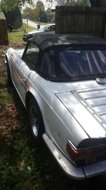 1970 Triumph TR-6 roadster - photo 3