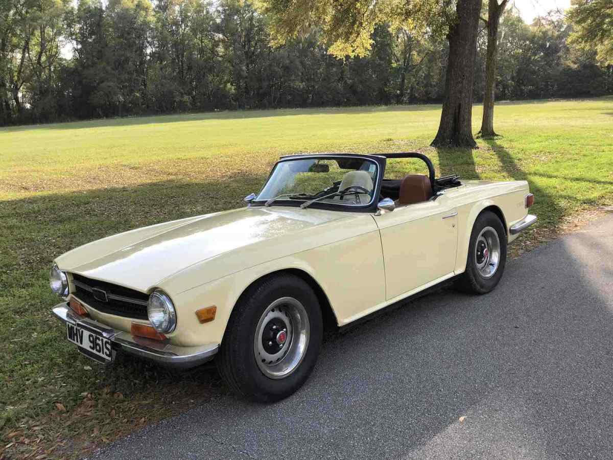 1970 Triumph TR6 Sportscar Yellow FWD Manual 1970 Triumph TR6