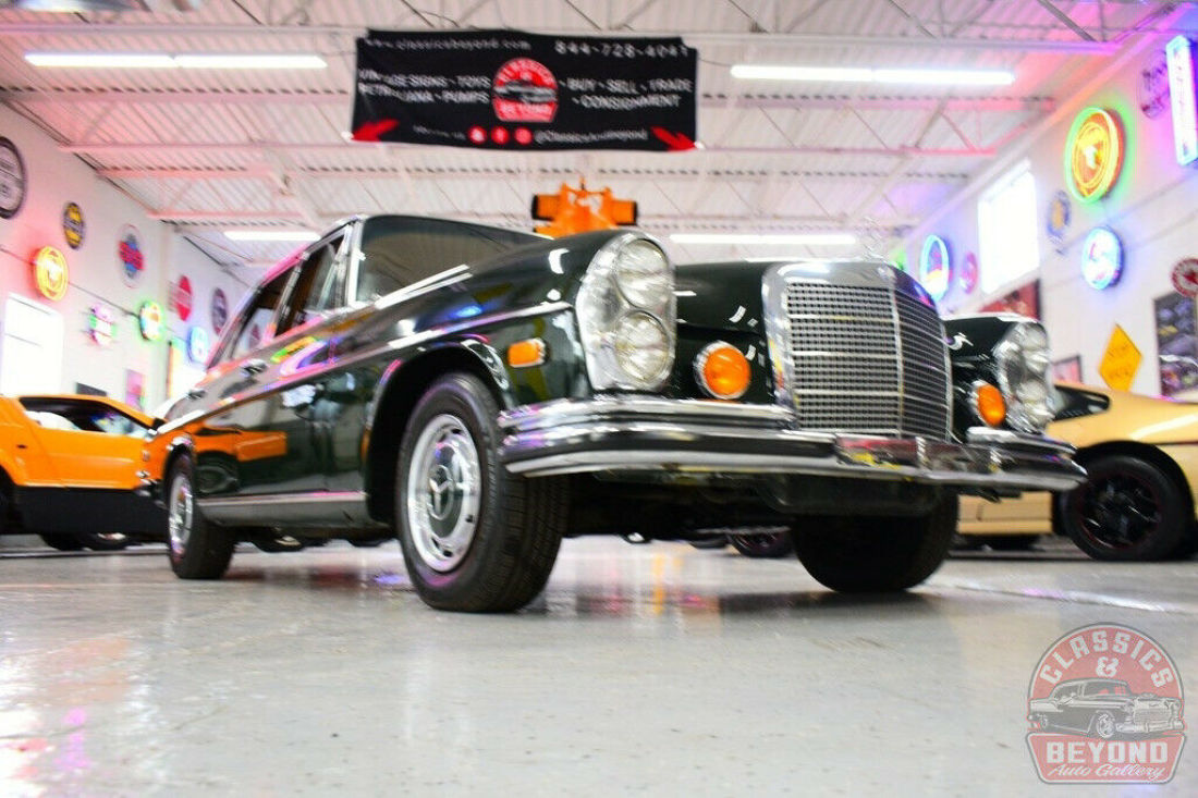 1970 Mercedes-Benz 200-Series - photo 4