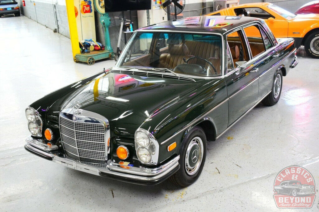 1970 Mercedes-Benz 200-Series - photo 8