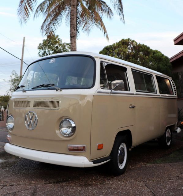 1970 Volkswagen Bus -Manual - Like New Condition! 1970 Volkswagen Bus/Vanagon