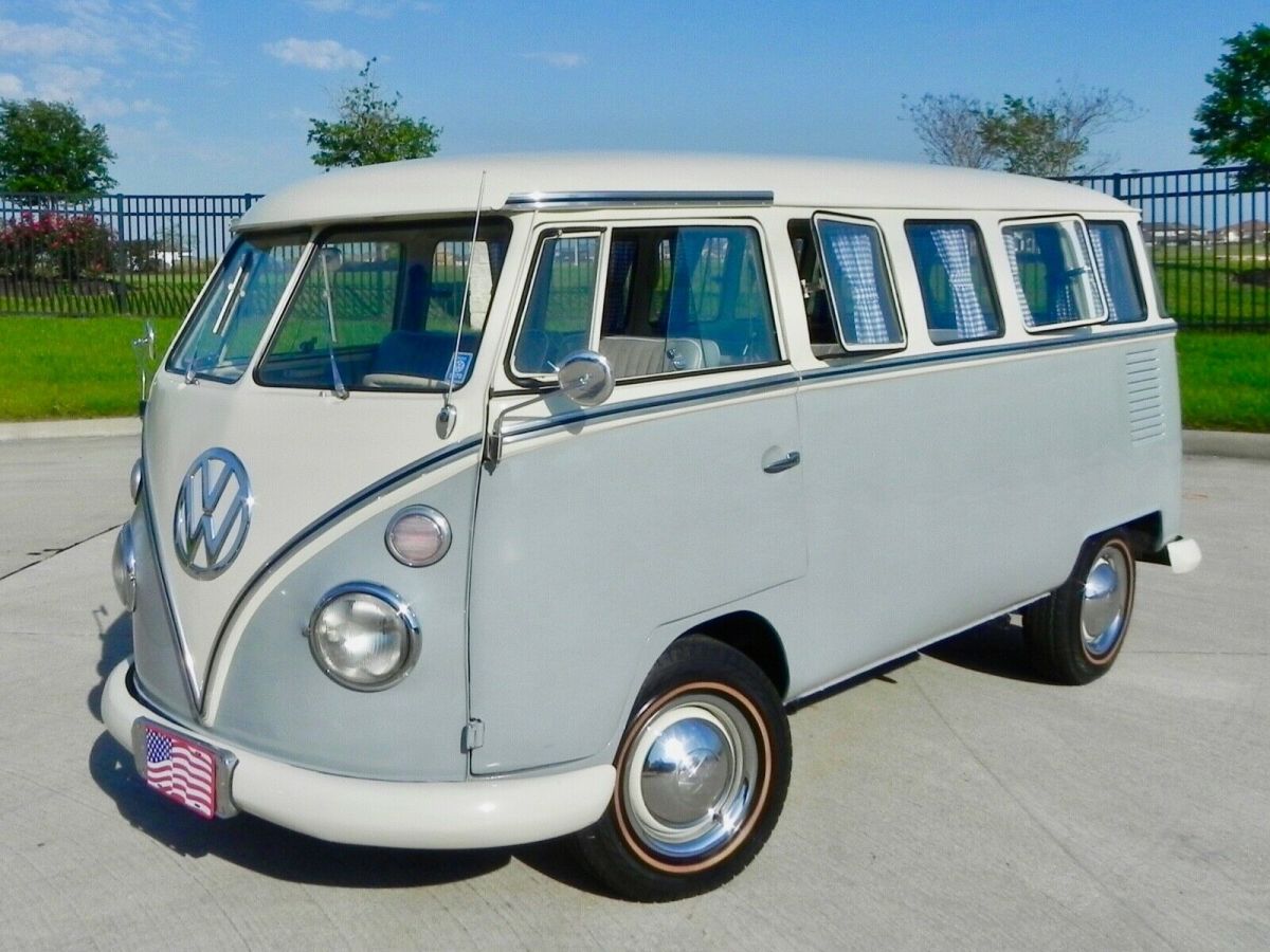 1970 volkswagen bus type 2 deluxe 15 window restored Brazilian 1970 Volkswagen Bus/Vanagon Deluxe