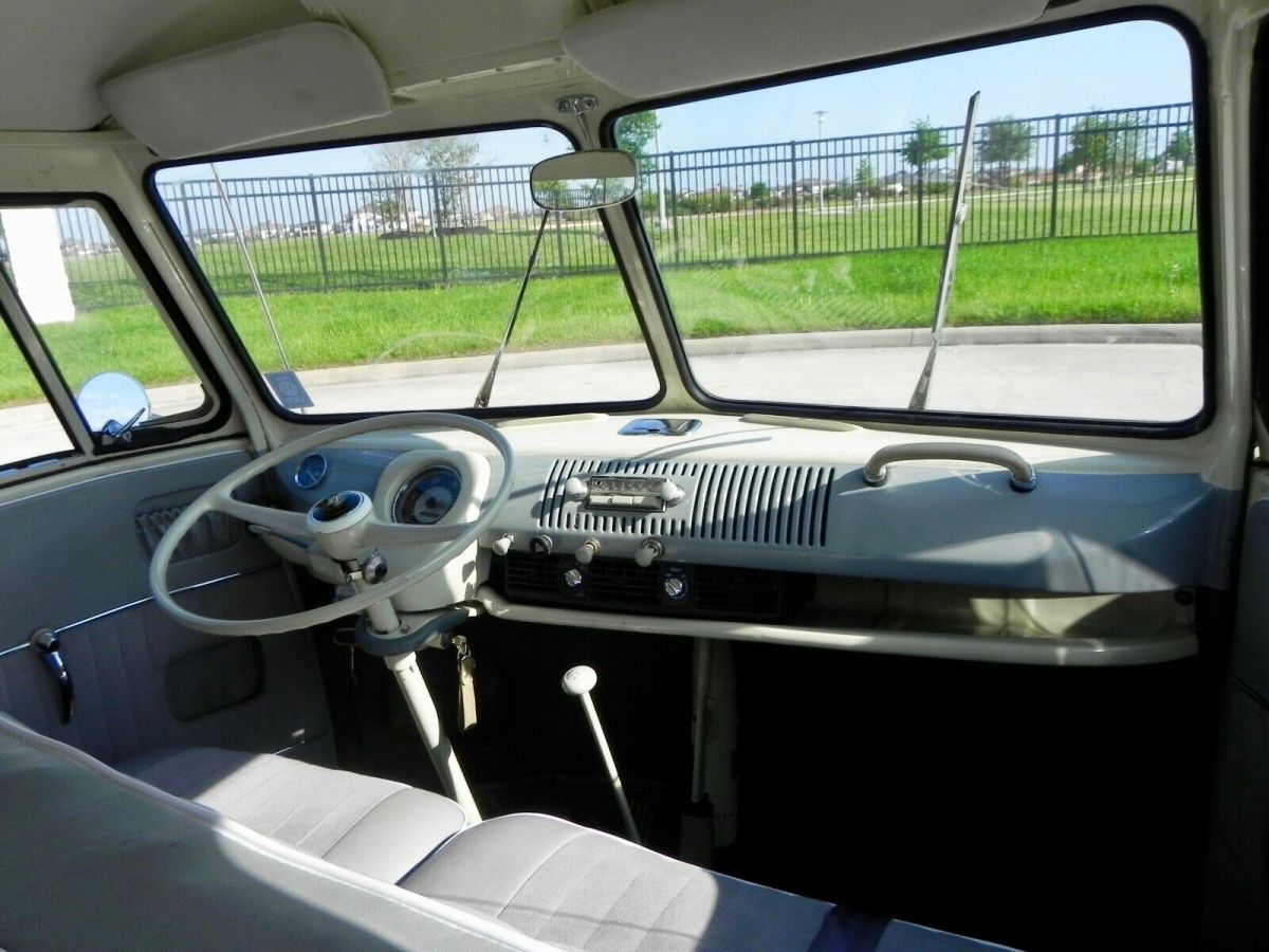 1970 Volkswagen Bus/Vanagon Deluxe - photo 12
