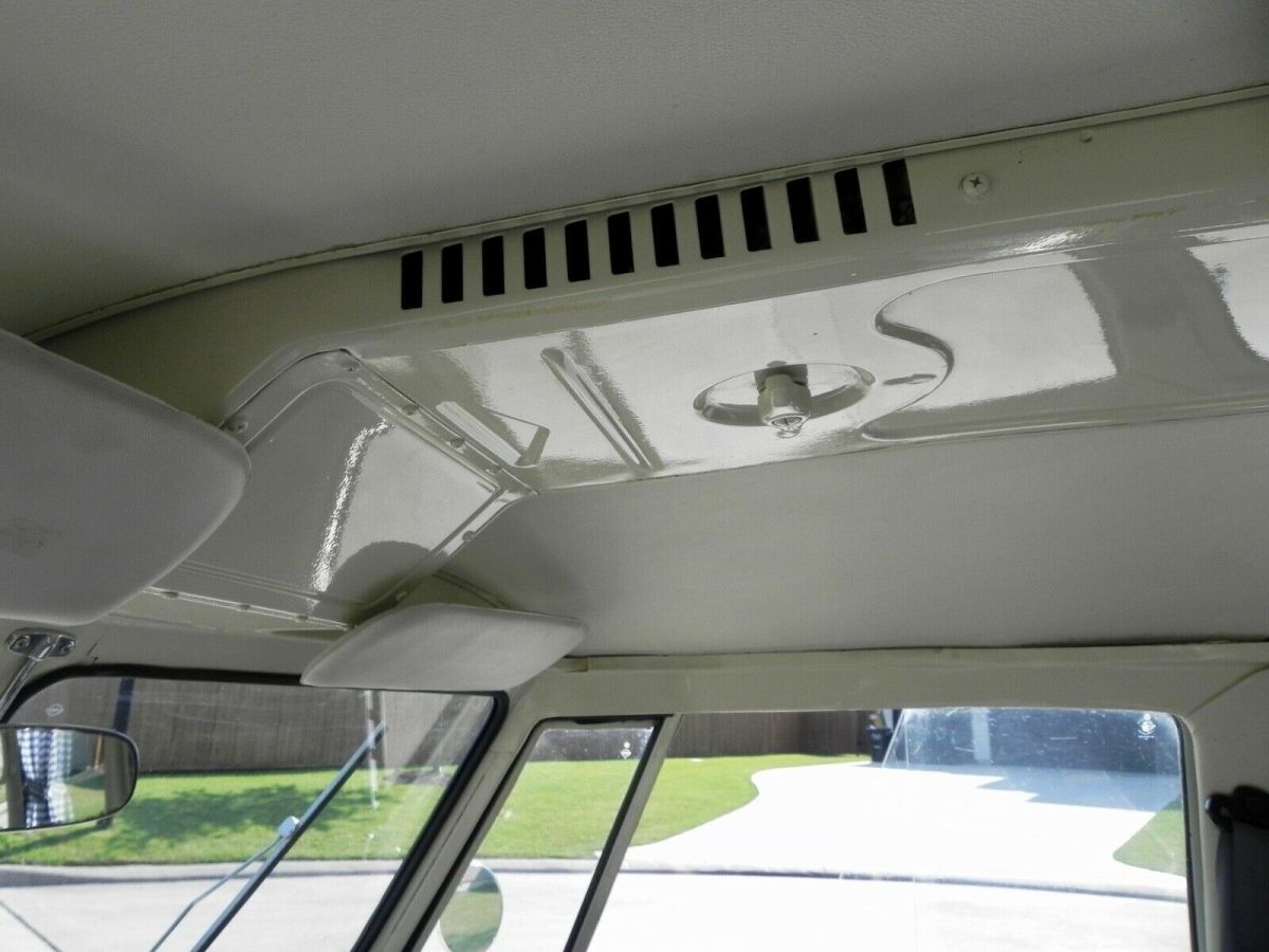 1970 Volkswagen Bus/Vanagon Deluxe - photo 13