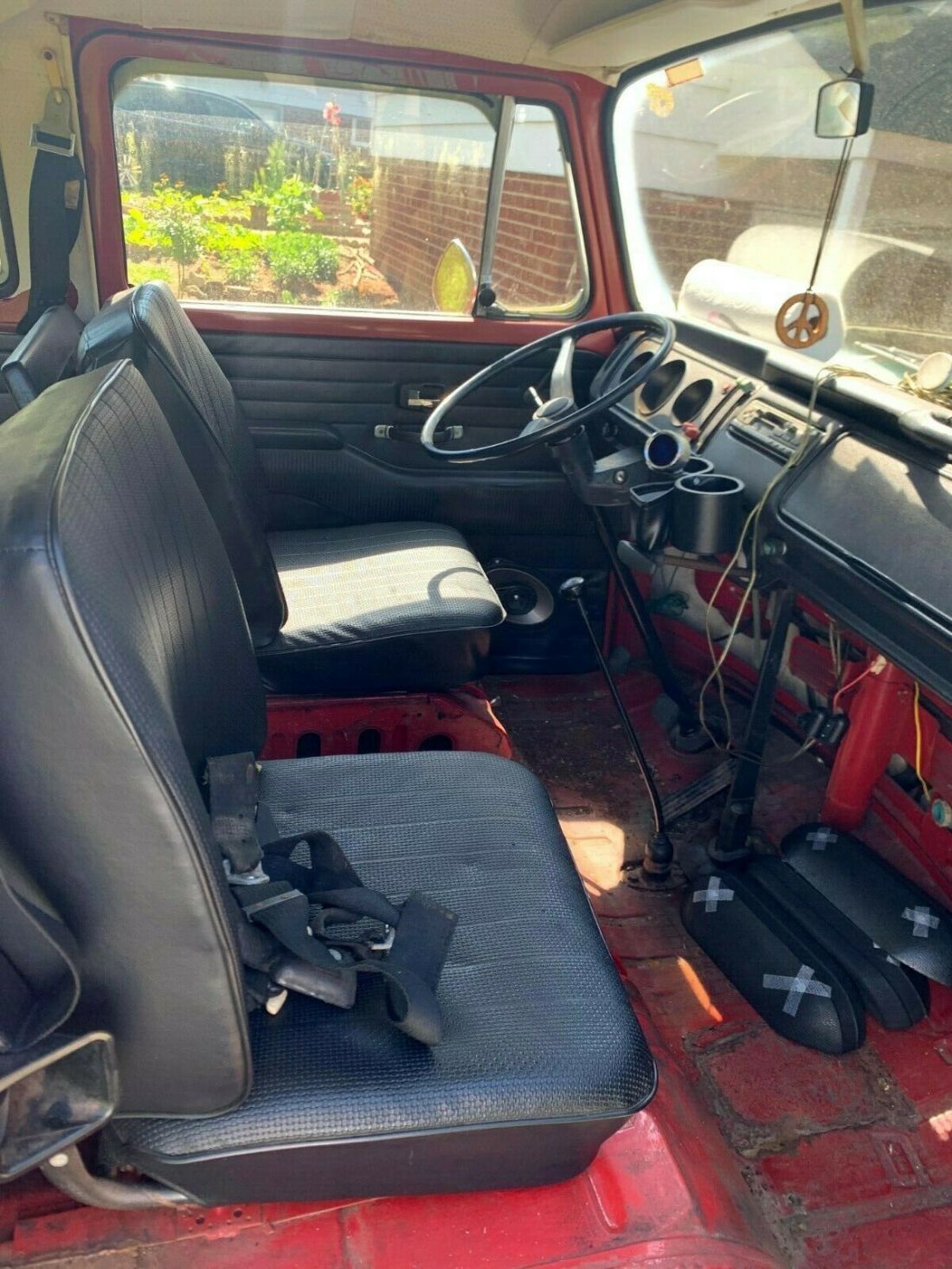 1970 Volkswagen Bus/Vanagon Bay Window Transporter, Sliding Door - photo 10