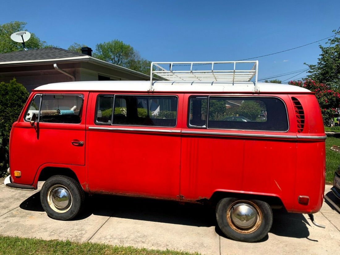 1970 Volkswagen Bus/Vanagon Bay Window Transporter, Sliding Door - photo 3