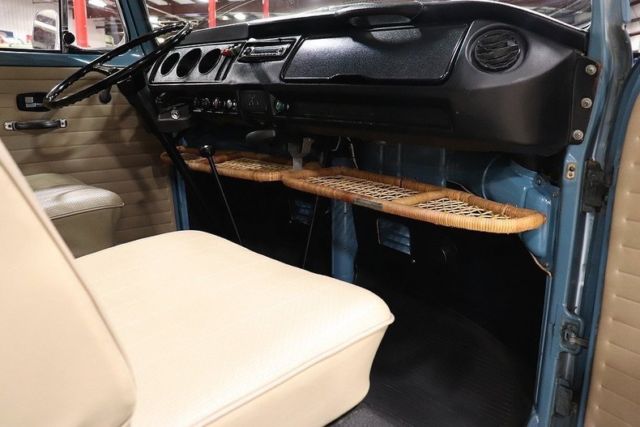 1970 Volkswagen Camper Riviera - photo 12