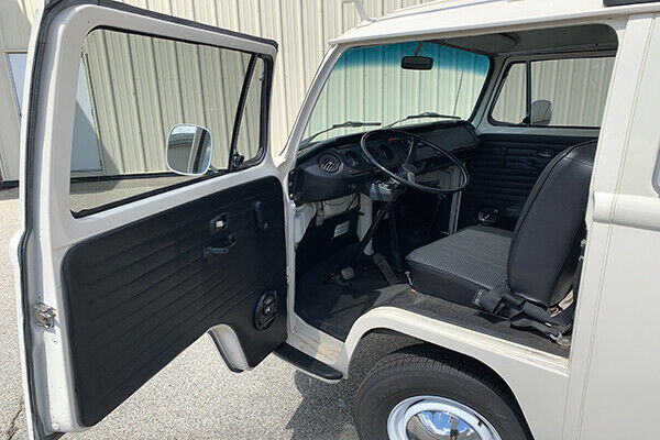 1970 Volkswagen Bus/Vanagon Day Camper - photo 5