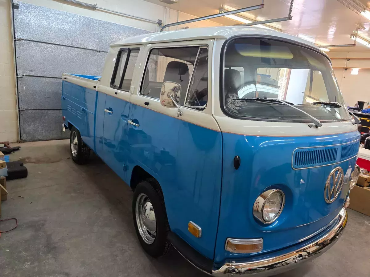 1970 Volkswagen Double Cab Type II 1970 Volkswagen Bus/Vanagon