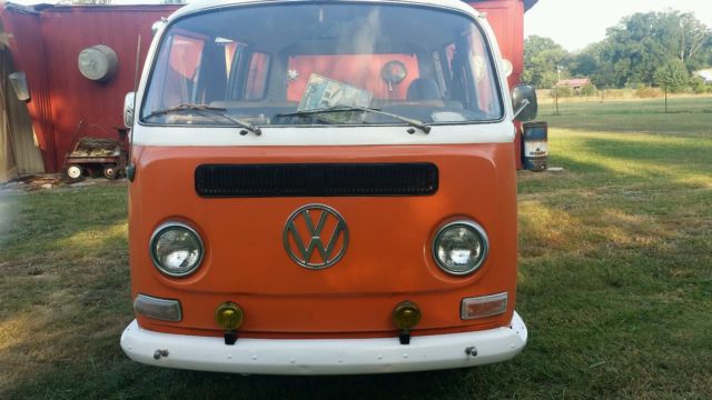 1970 Volkswagen Van Orange/White 1970 Volkswagen Bus/Vanagon VOLKSWAGEN