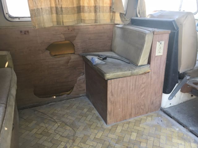 1970 Volkswagen Bus/Vanagon RUNNING, DRIVING, READY FOR RESTORATION! - photo 10