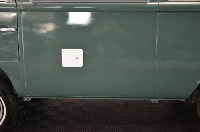 1970 Volkswagen Bus/Vanagon RESTORED WITH FULL CAMP SET! - photo 12