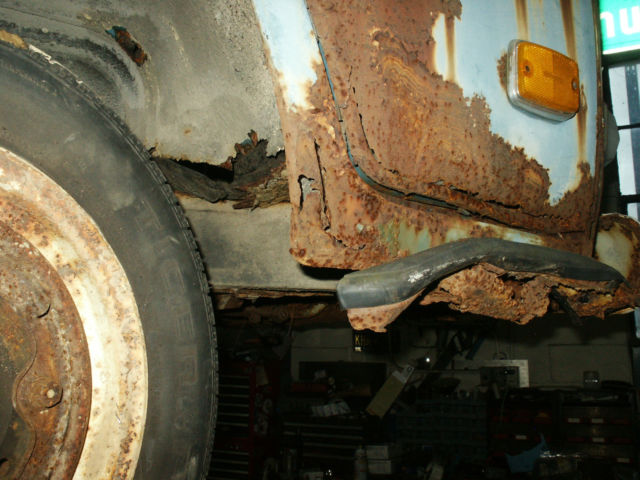 1970 Volkswagen Bus/Vanagon VW bus with windows, NO seats - photo 11