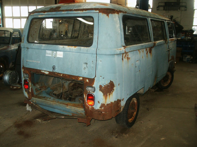 1970 Volkswagen Bus/Vanagon VW bus with windows, NO seats - photo 2