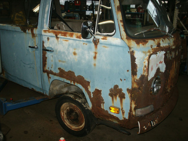 1970 Volkswagen Bus/Vanagon VW bus with windows, NO seats - photo 5