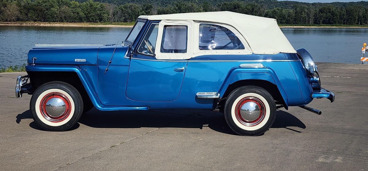 1970 Willy's Jeepster Convertible 1970 Willy's Jeepster Convertible