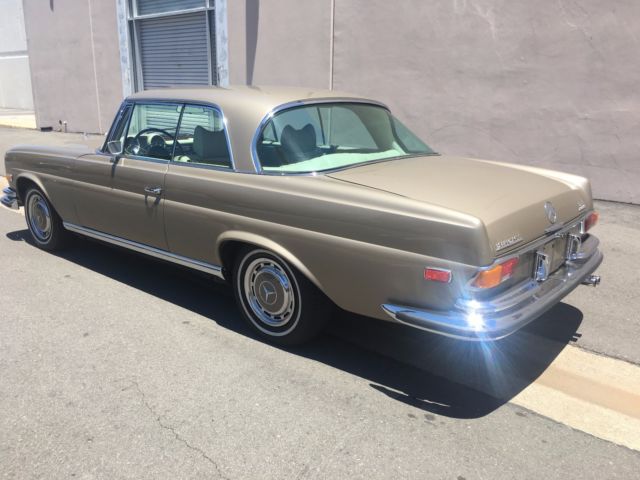 1971 Mercedes-Benz 200-Series - photo 2