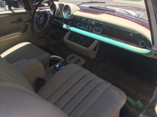 1971 Mercedes-Benz 200-Series - photo 6