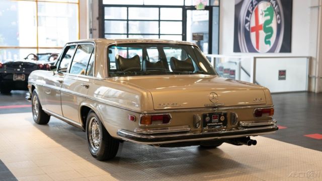 1971 Mercedes-Benz 300-Series 300SEL 6.6 - photo 3