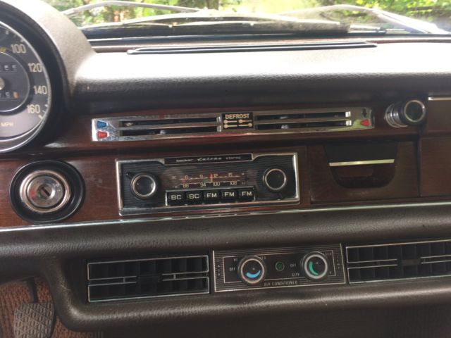 1971 Mercedes-Benz 200-Series - photo 10