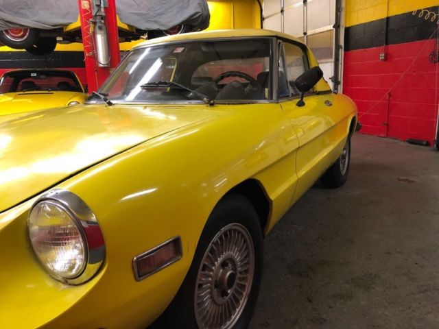 1971 Alfa Romeo Spider - Both Tops 1971 Alfa Romeo Spider Convertible