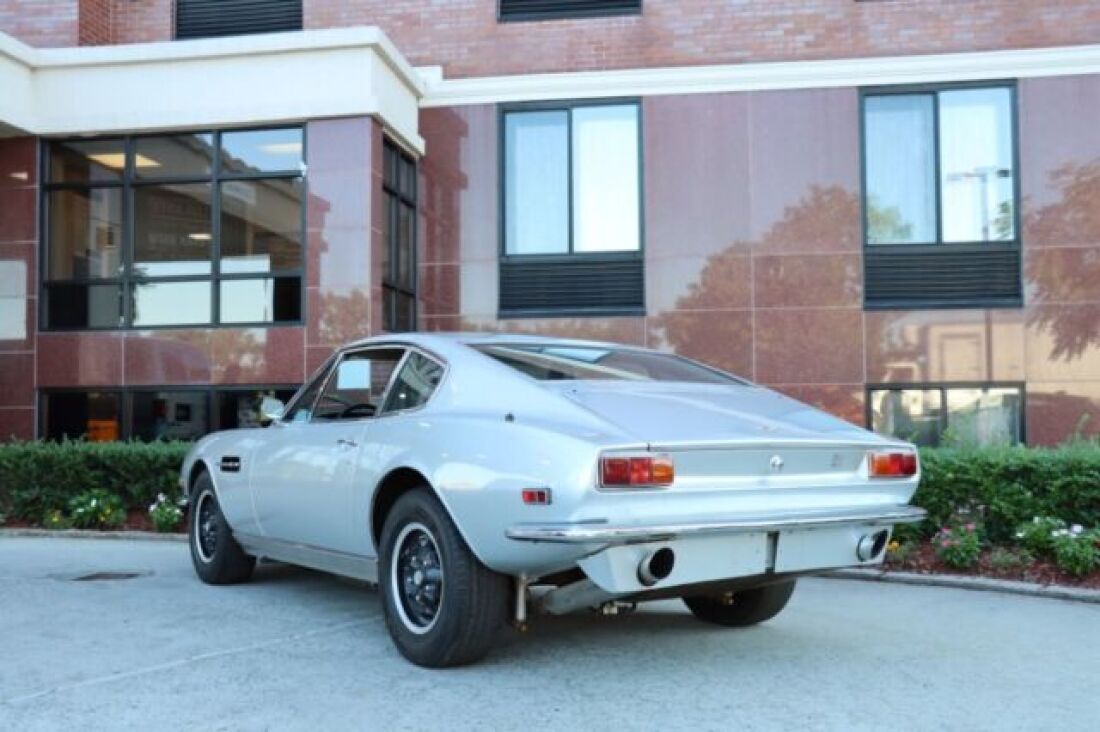 1971 Aston Martin DBS - photo 4