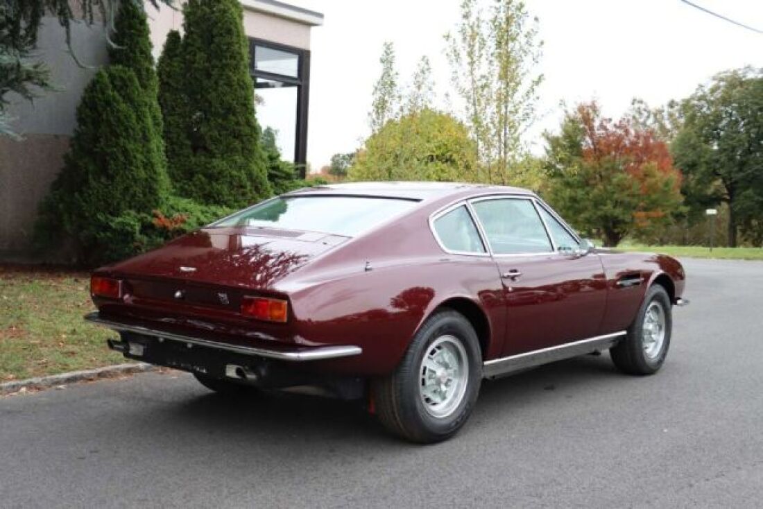 1971 Aston Martin DBS V8 - photo 6