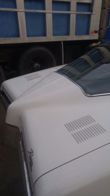 1971 Buick Riviera two door sedan - photo 3