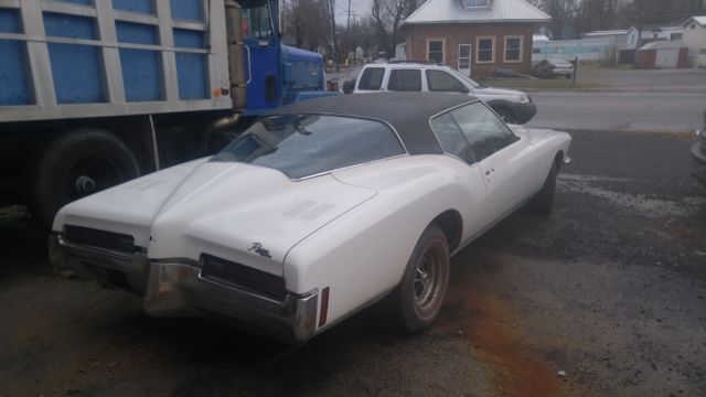 1971 Buick Riviera two door sedan - photo 7