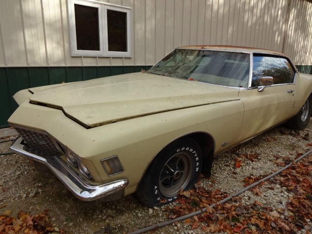 1971 Buick Riviera 2 dr. - photo 2