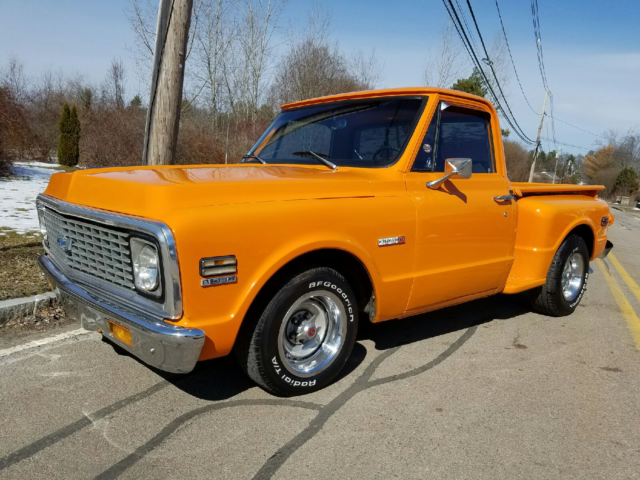1971 CHEVROLET C-10 SHORTBED STEPSIDE PICKUP TRUCK. V-8 AUTMATIC, POWER STEERING 1971 Chevrolet C-10 SHORT BED STEP SIDE