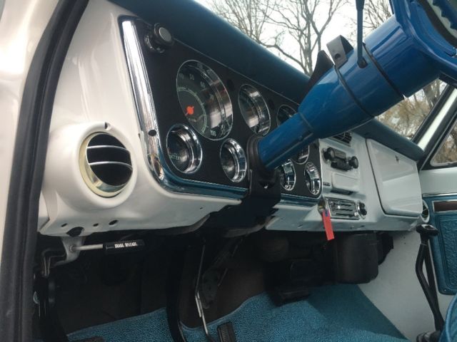1971 Chevrolet C-10 Custom - photo 10