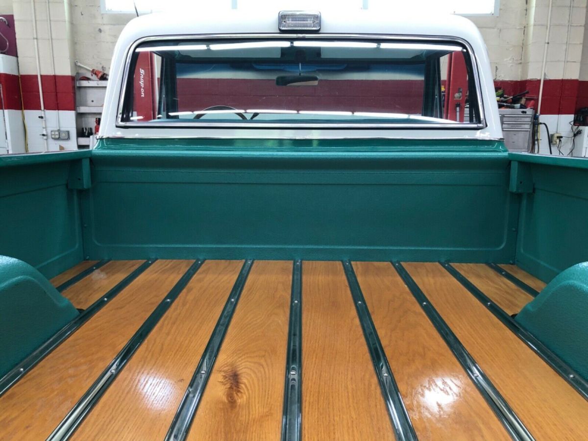 1971 Chevrolet C10 Pickup - photo 10