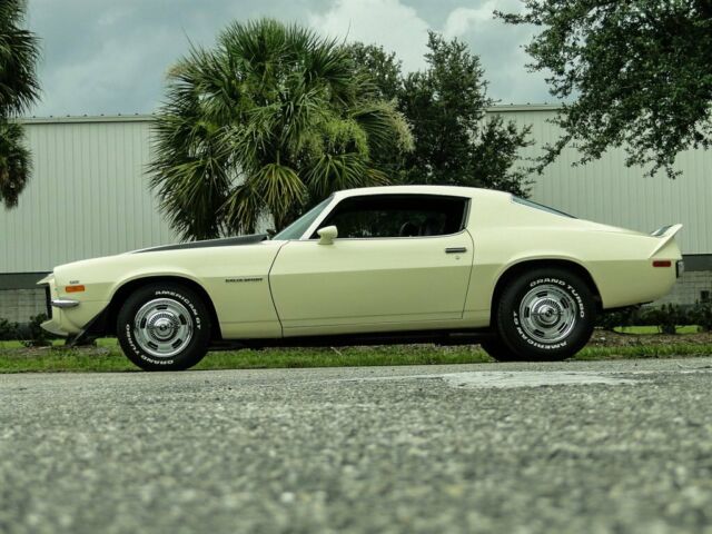 1971 Chevrolet Camaro Rally Sport RS - photo 5