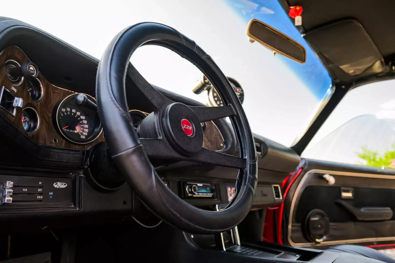 1971 Chevrolet Camaro Z28 Coupe! Brand New 427ci SBC! Fully Restored! Vi - photo 13