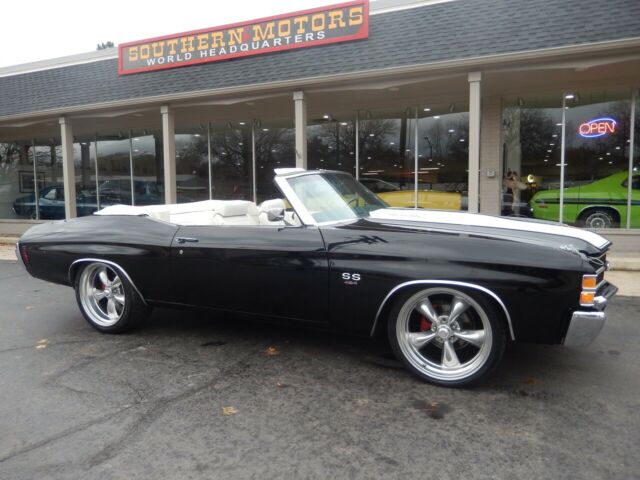 1971 Chevrolet Chevelle SS Convertible Tuxedo black 496 ci 4 wheel disc 1971 Chevrolet Chevelle Super Sport