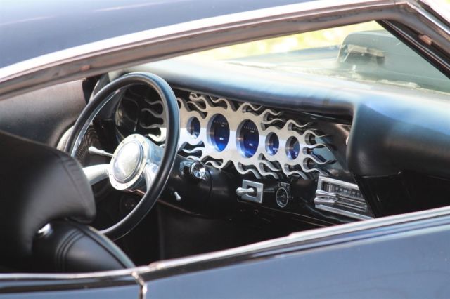 1971 Chevrolet Monte Carlo 350CI V8 Tuxedo Black Custom - photo 3